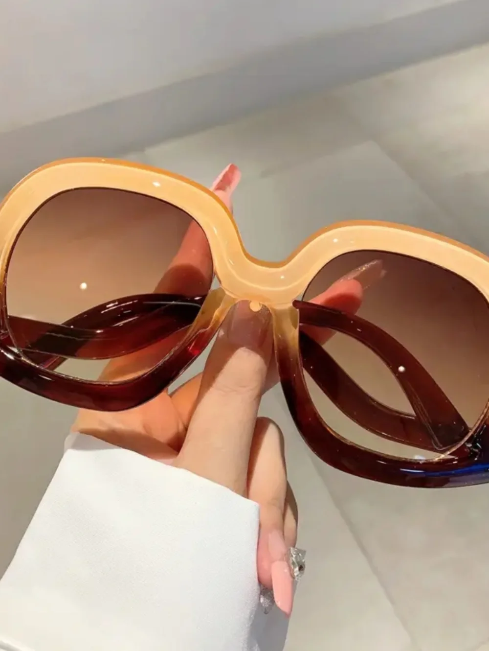 Oversized Two-Tone Brown Gradient Sunglasses - Women Accessories